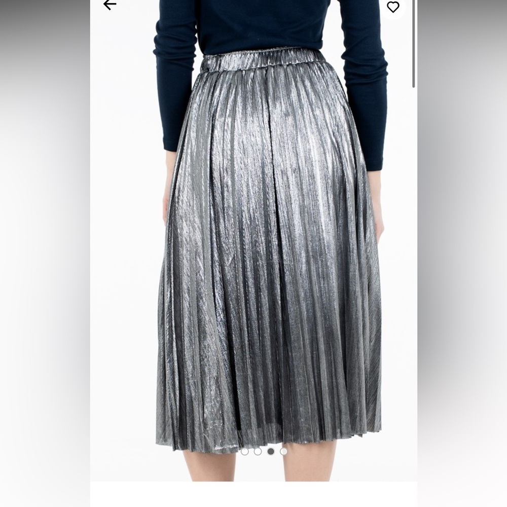 Molly Bracken Pleated Metallic Gunmetal Silver Midi Skirt. Size Small Retail $80 - Picture 3 of 10